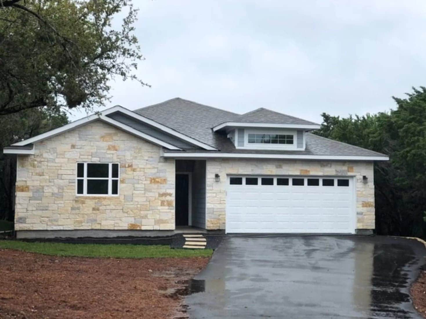 Lago Vista Living