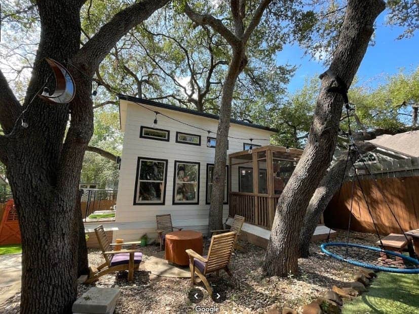Lareina Backyard Office