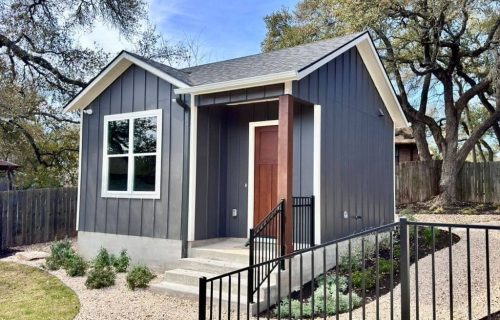 Small ADU with Dark Silver Color in Austin Small ADU with Dark Silver Color in Austin